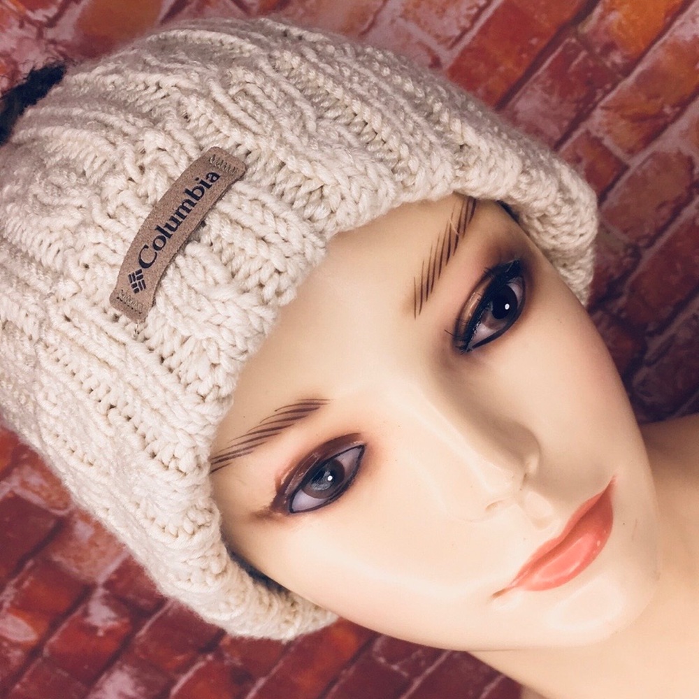 Columbia Oatmeal Chunky Knit Cream Pom Pom Beanie
